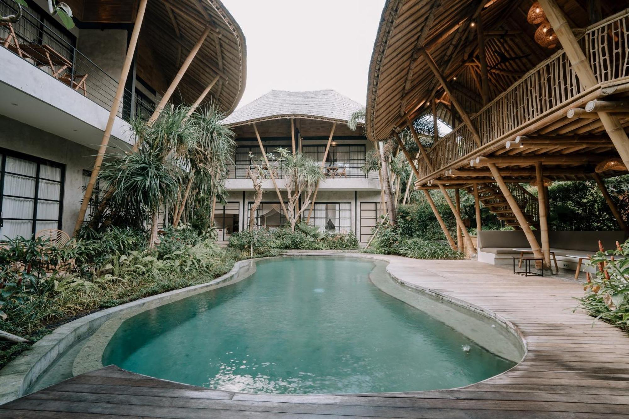Resort Zin & 4*